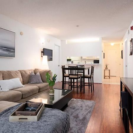 Spacious Condo Mins To Shands, University, & Downtown! 盖恩斯维尔 外观 照片