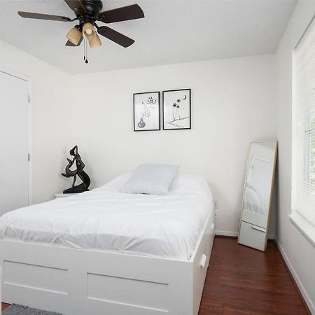 Spacious Condo Mins To Shands, University, & Downtown! 盖恩斯维尔 外观 照片