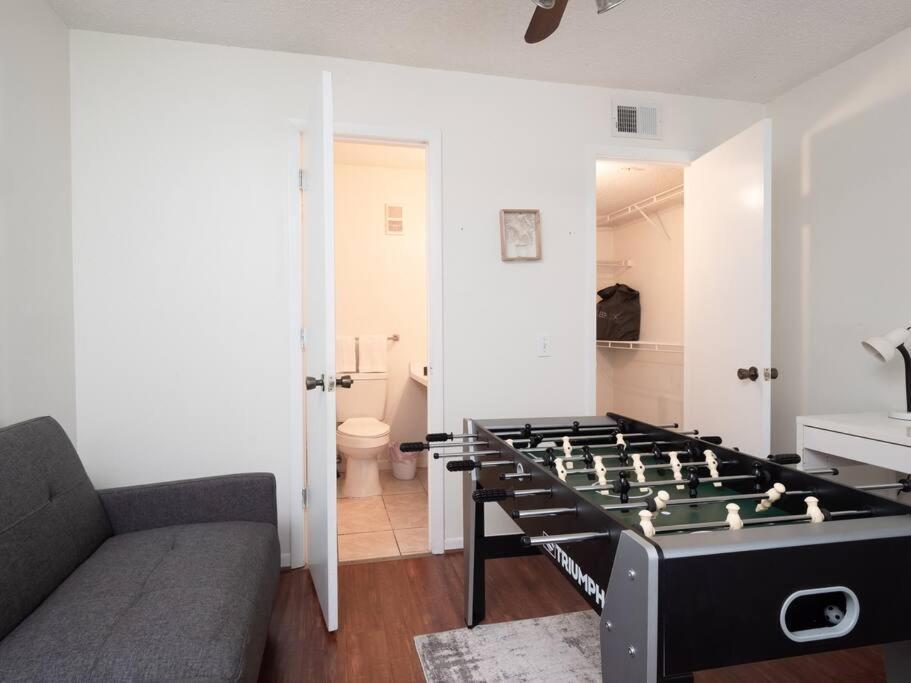 Spacious Condo Mins To Shands, University, & Downtown! 盖恩斯维尔 外观 照片