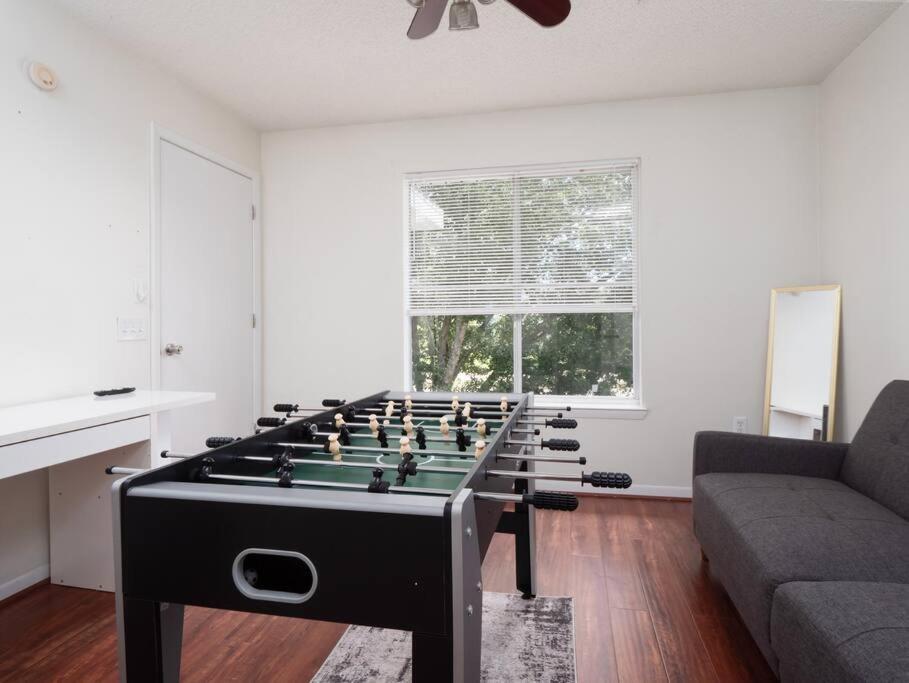 Spacious Condo Mins To Shands, University, & Downtown! 盖恩斯维尔 外观 照片