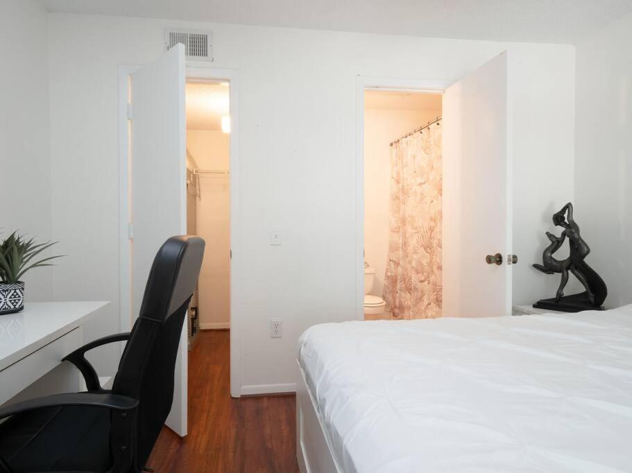 Spacious Condo Mins To Shands, University, & Downtown! 盖恩斯维尔 外观 照片