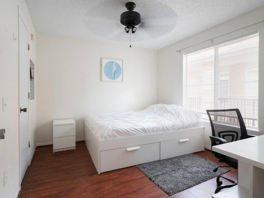 Spacious Condo Mins To Shands, University, & Downtown! 盖恩斯维尔 外观 照片