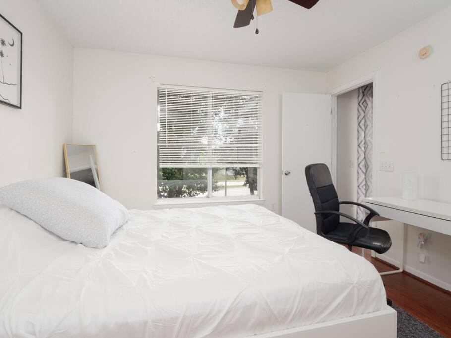 Spacious Condo Mins To Shands, University, & Downtown! 盖恩斯维尔 外观 照片
