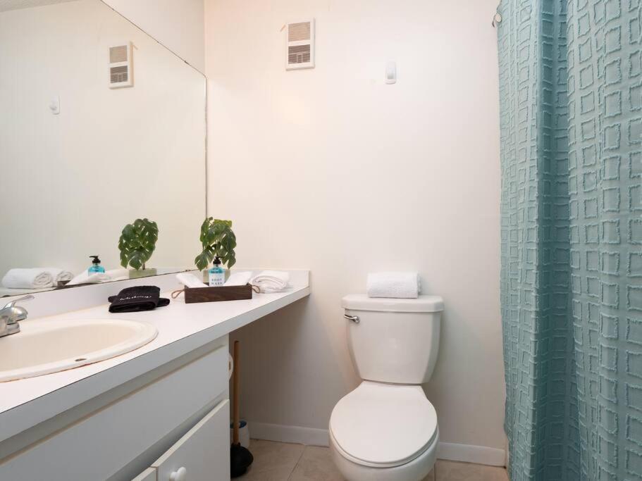 Spacious Condo Mins To Shands, University, & Downtown! 盖恩斯维尔 外观 照片