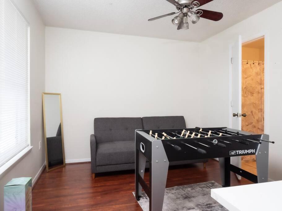 Spacious Condo Mins To Shands, University, & Downtown! 盖恩斯维尔 外观 照片